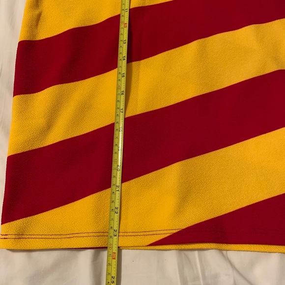 LuLaRoe Cassie Gryffindor style skirt size S - Picture 2 of 3